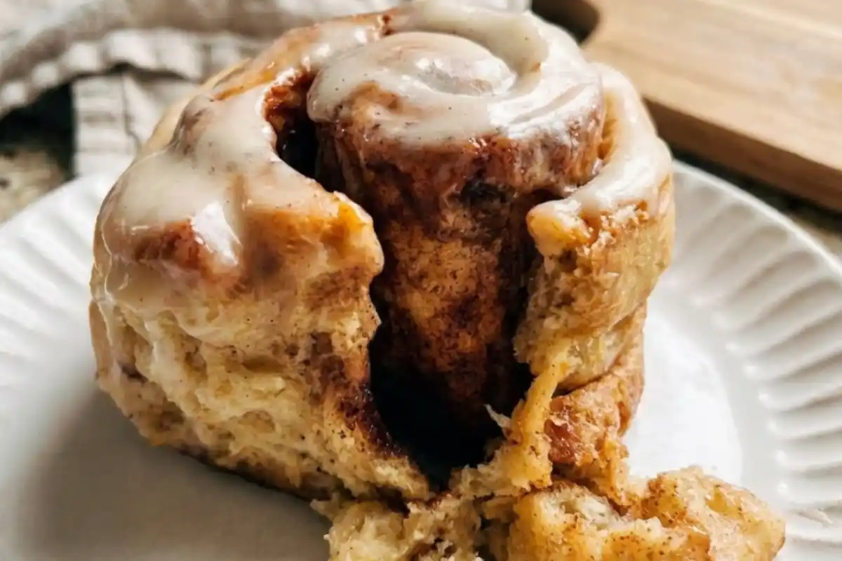 Gluten-Free Cinnamon Rolls (Soft, Fluffy & Easy Recipe)
